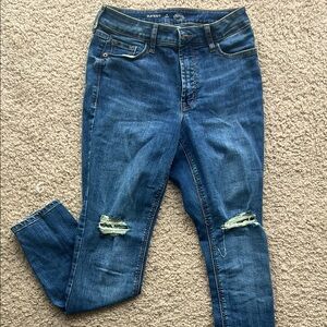 Old Navy Women’s Rockstar Super Skinny Secret-Smooth Pockets Distressed Jeans